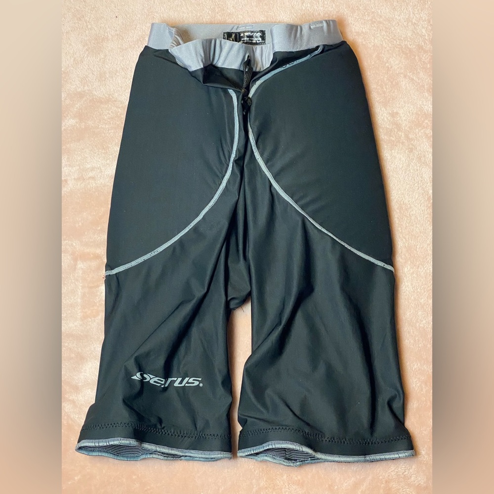 Unisex Super Padded Shorts, Black, Size X-Small i7f7. Used.